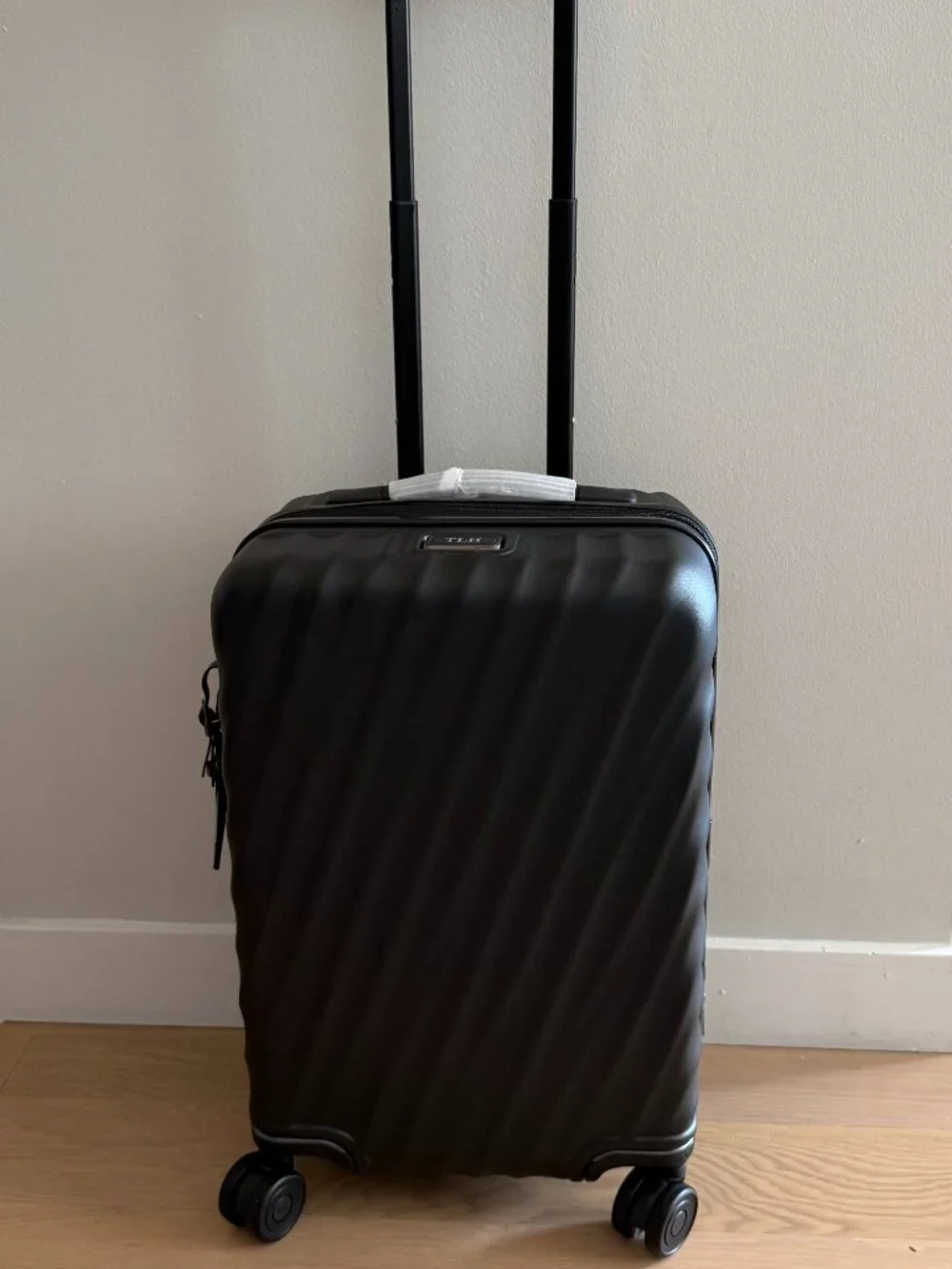 TUMI 19 Degree Expandable Carry-On – Black Textured